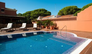 Seasonal outdoor pool, pool loungers - Hotel Coral Playa (Chiclana de la Frontera)