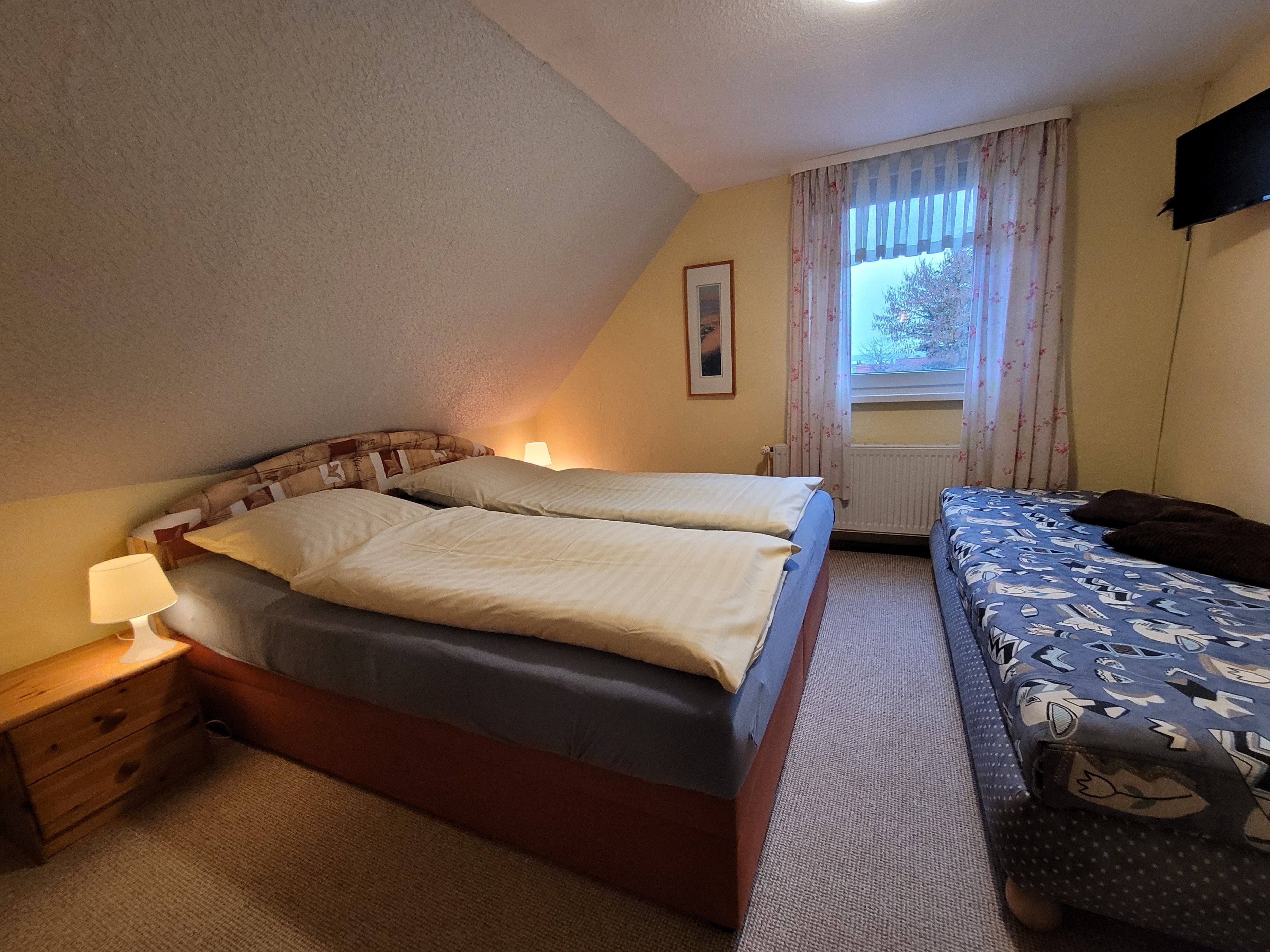 2 bedrooms, travel crib, WiFi, bed sheets