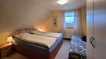 2 Schlafzimmer, Reisekinderbett, WLAN, Bettwäsche