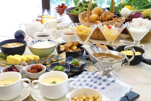Daily buffet breakfast for a fee - Hotel Castle Plaza (Akashi)
