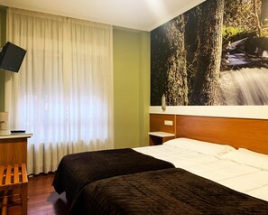 Tirai kedap cahaya, tempat tidur bayi gratis, dan Wi-Fi gratis