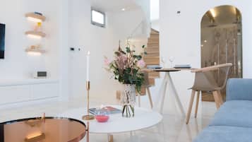 32-inch flat-screen TV with digital channels, TV