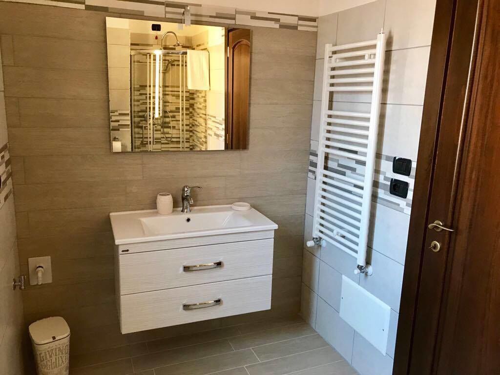 Biancheria da letto di alta qualità, minibar, una scrivania