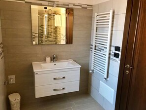 Premium bedding, minibar, desk, free WiFi - Eleven Bed & Breakfast (Reggio Calabria)