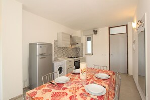 Classic Apartment, 2 Bedrooms (Eco 34) | Private kitchenette