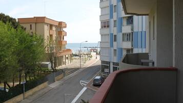 Apartment, 2 Bedrooms | Pemandangan dari bilik