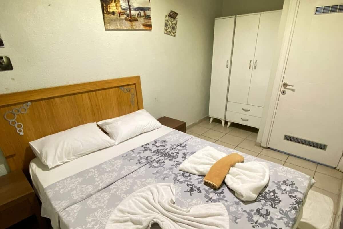 Economy Studio Suite | Soundproofing, free WiFi, bed sheets