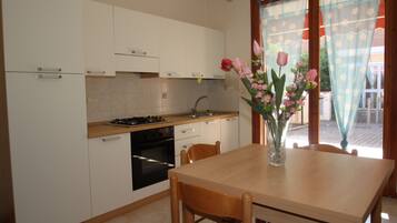 Apartemen Klasik, 2 kamar tidur | Dapur pribadi | Lemari es besar