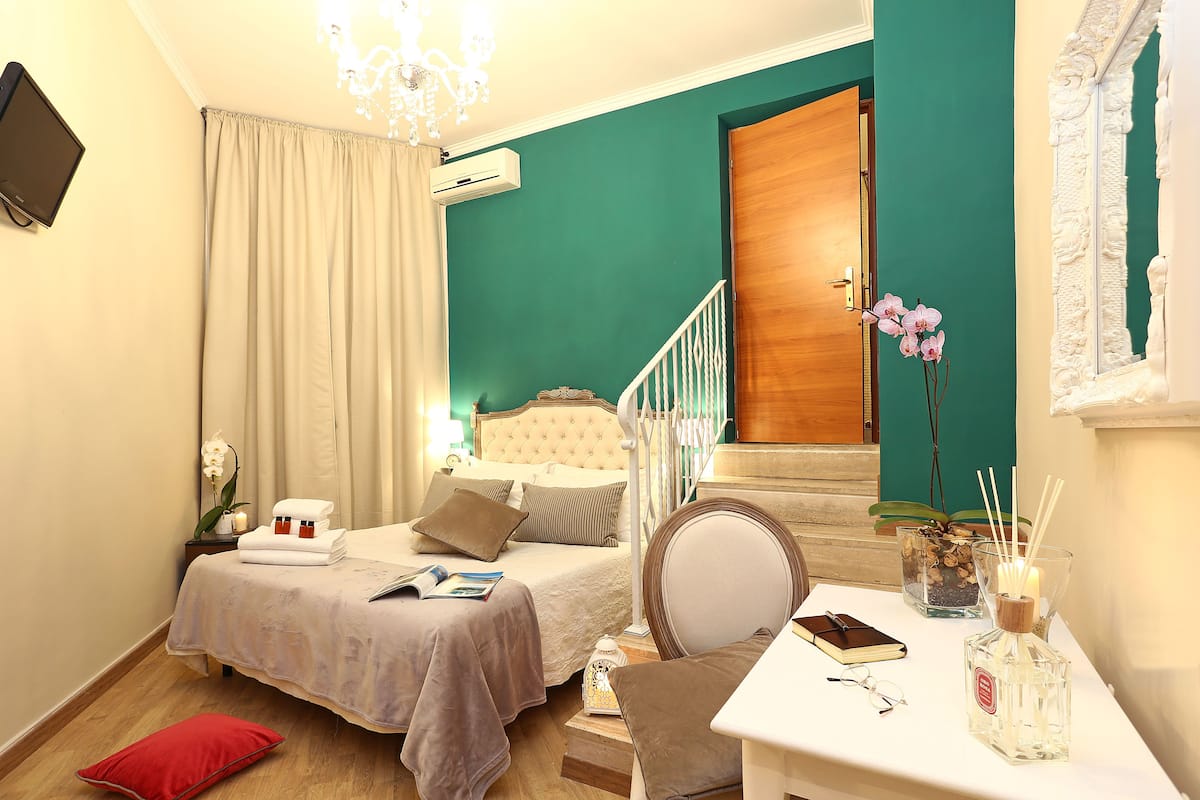 1 chambre, chambres insonorisées, fer et planche à repasser