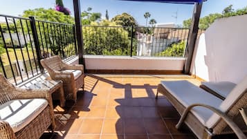 Habitación doble superior, terraza | 1 dormitorio, minibar, caja fuerte y escritorio