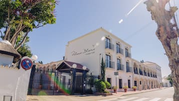 Fachada de la propiedad