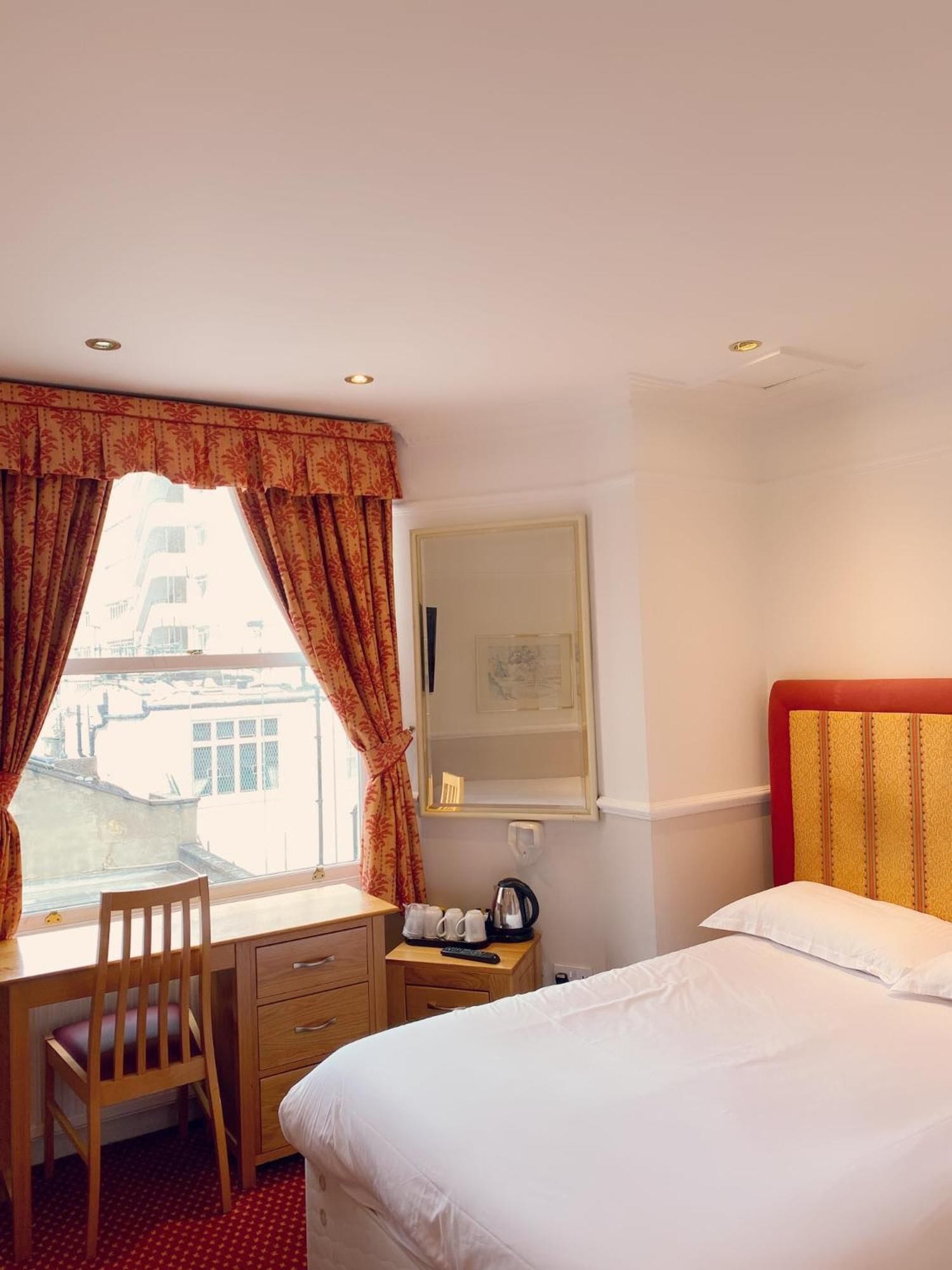 Standard Double Room | Desk, iron/ironing board, free WiFi, bed sheets