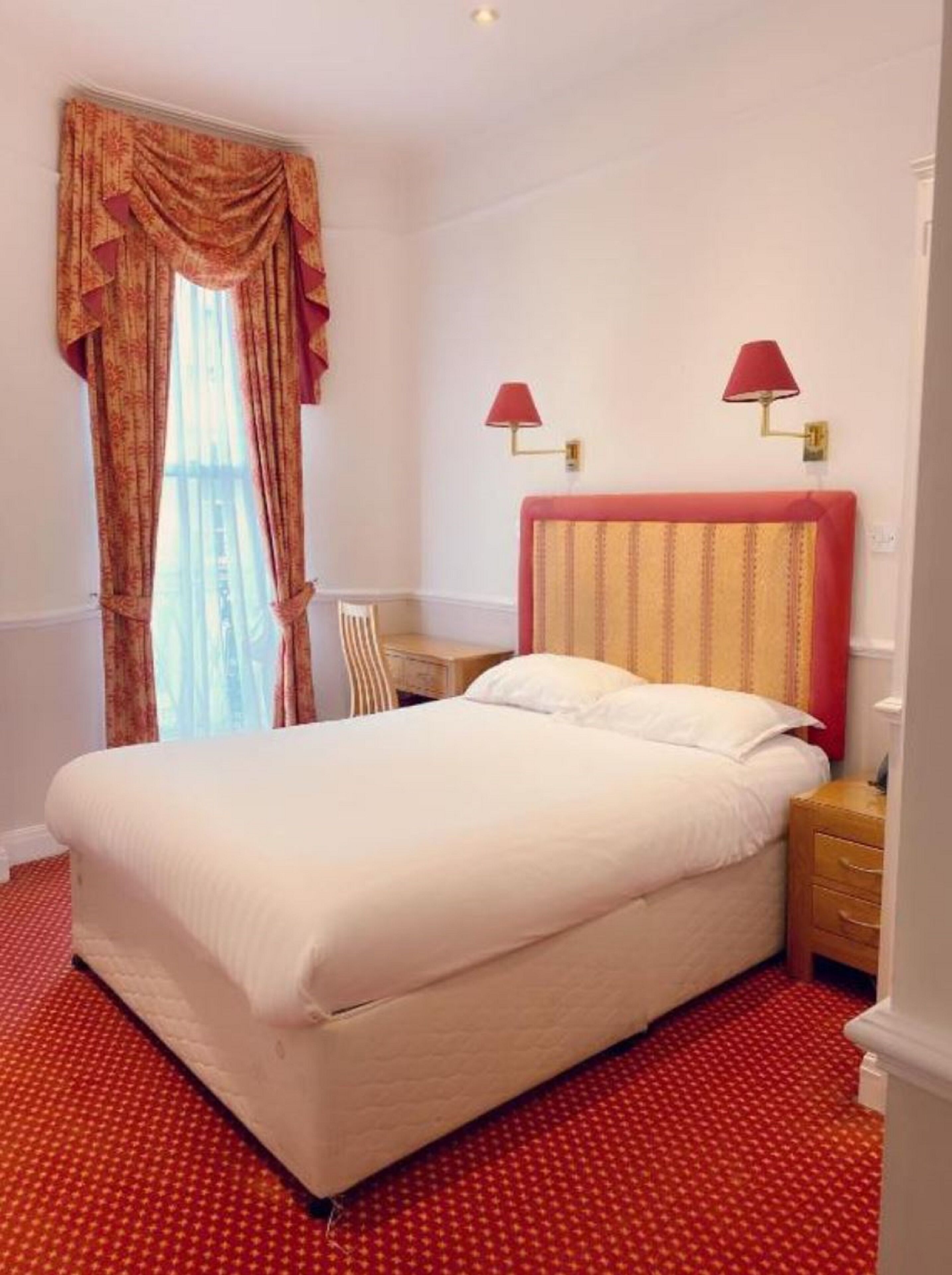 desk, iron/ironing board, free wifi, bed sheets