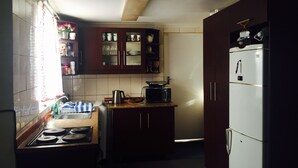 Private kitchen - African Home Accommodation (Cape Town)