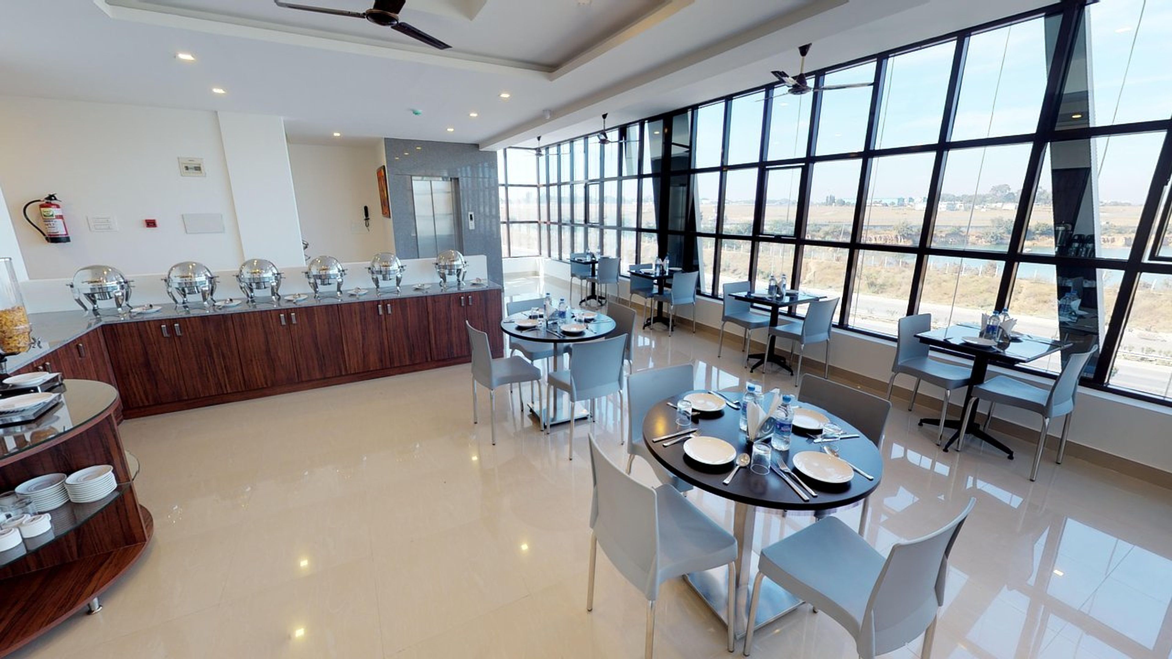 free daily continental breakfast