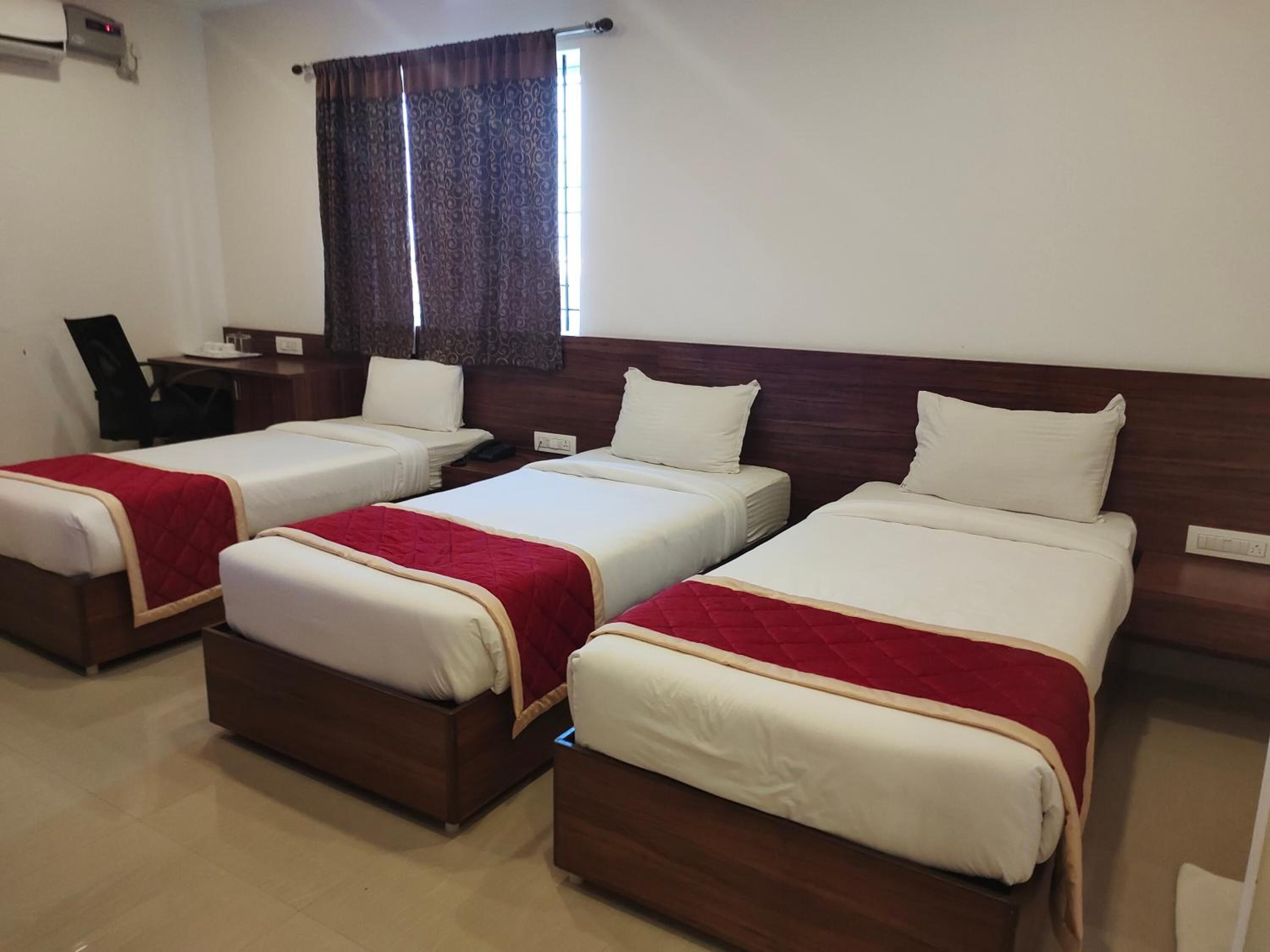 premium bedding, in-room safe, desk, soundproofing