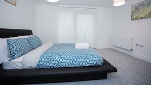 Unclassified image, 5 of 19, button - Luxury 2 bed Apartment (London)
