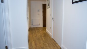 Unclassified image, 2 of 19, button - Luxury 2 bed Apartment (London)