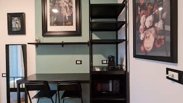 Dobbeltrom, balkong | Individuelt innredet, wi-fi (inkludert) og sengetøy