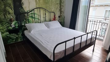 Doppia Standard | Wi-Fi gratuito, con arredamento individuale, lenzuola