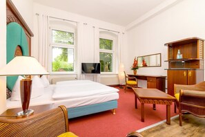 Laptop workspace, soundproofing, iron/ironing board, rollaway beds - Altstadthotel Am Theater (Cottbus)