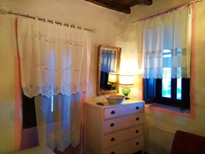 3 Schlafzimmer, schallisolierte Zimmer, Bügeleisen/Bügelbrett