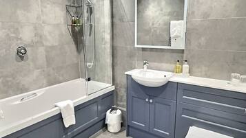 Junior Studio Suite | Bathroom