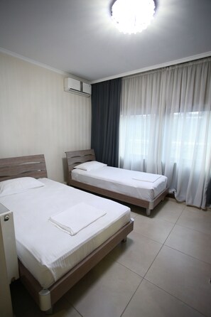 Standard Double or Twin Room | Iron/ironing board, free WiFi, bed sheets - Hotel Okriba Tbilisi (Tbilisi)