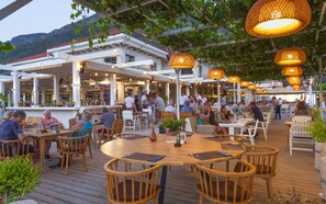 Se sirven desayunos, comidas y cenas 