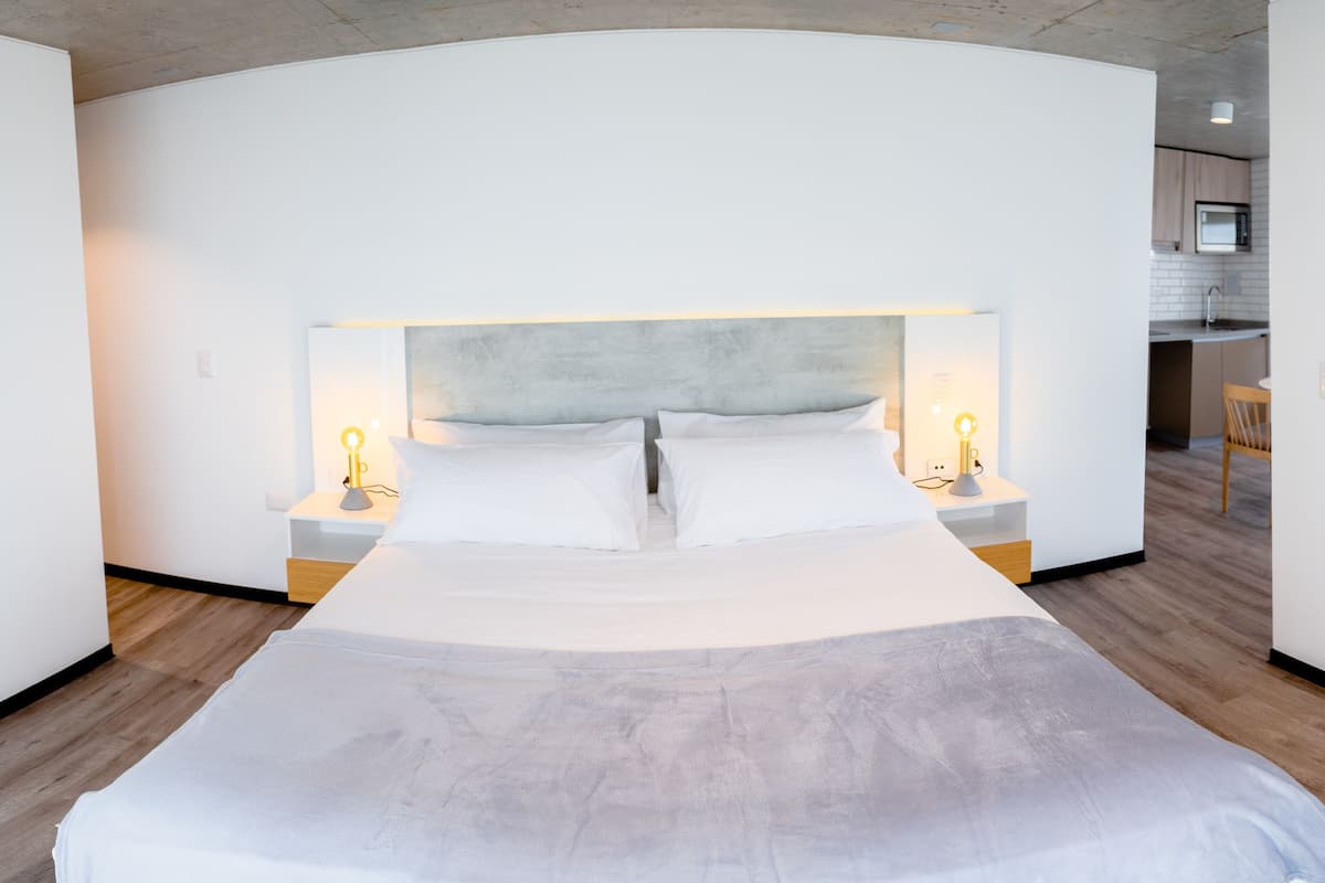 1 bedroom, in-room safe, free WiFi, bed sheets