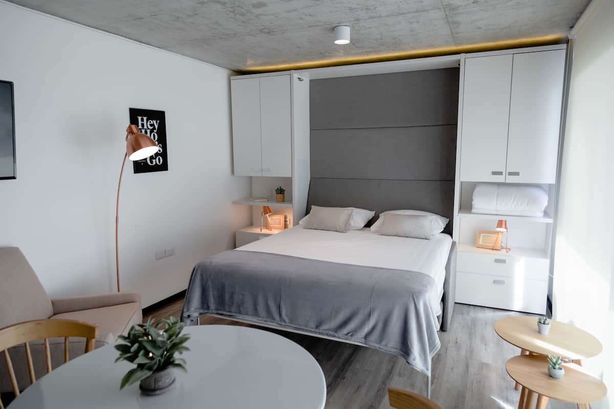 1 bedroom, in-room safe, free WiFi, bed sheets