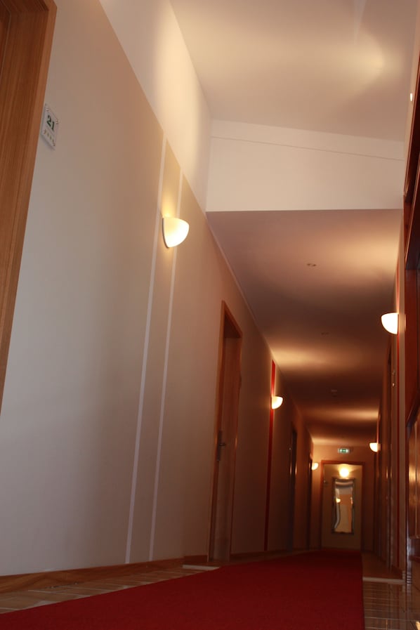 Hallway - Boardinghaus Holledau Inn (Schweitenkirchen)