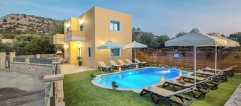 Lindos Luxury Retro Villas