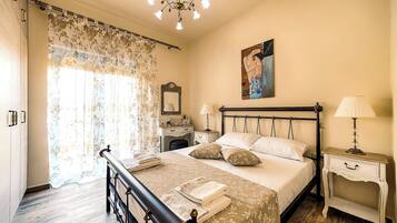 3 bedrooms, premium bedding, memory foam beds, in-room safe