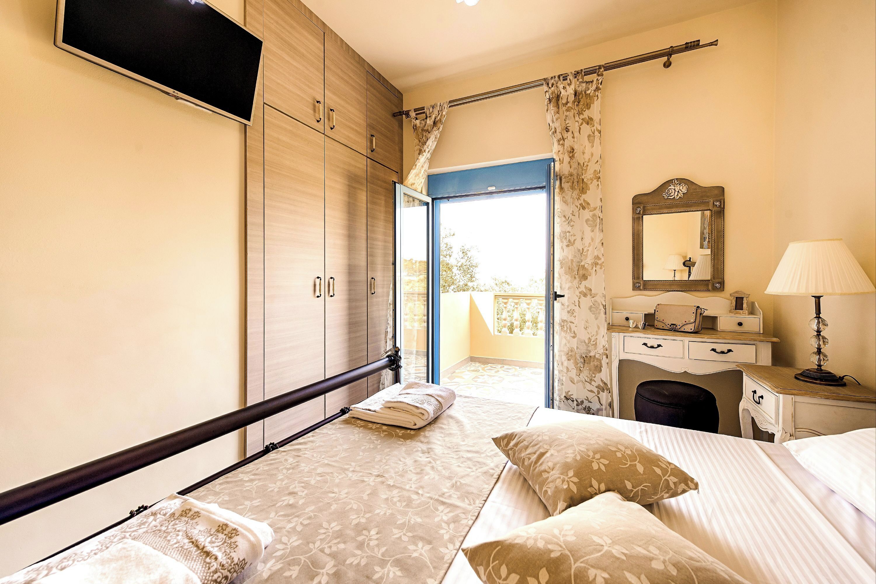 Villa Deluxe, 3 camere da letto, vista piscina | 3 camere, biancheria da letto di alta qualità, materassi in memory foam