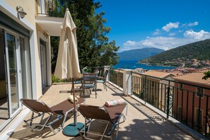 Luxury Penthouse | Terrace/patio - Faos Luxury Apartments (Kefalonia)