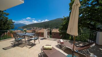 Luxury Penthouse | Terrace/patio