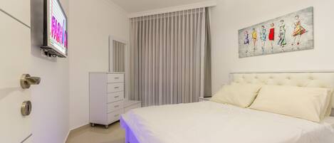 Superior Suite, Lake View, Lakeside | 1 bedroom, individually decorated, individually furnished, desk