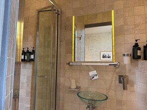 Bathroom - idealsejour (Cannes)