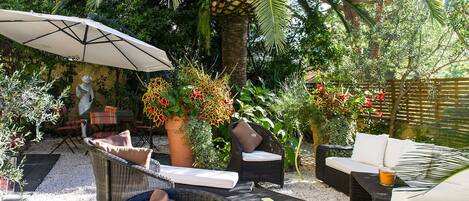 ลานระเบียง/นอกชาน