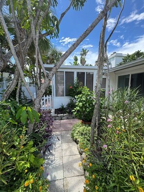 Apartment, 2 Bedrooms | Property grounds