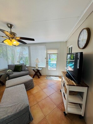 Apartment, 2 Bedrooms | Living area