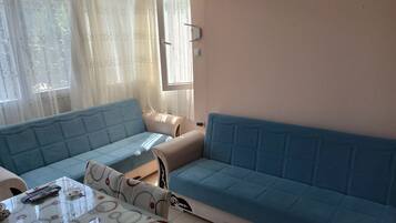 Basic Condo | Desk, laptop workspace, free WiFi, bed sheets
