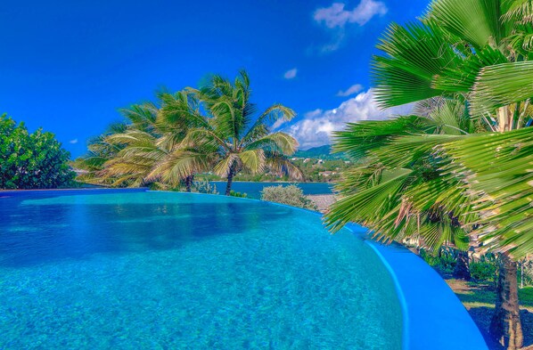 Outdoor pool, sun loungers