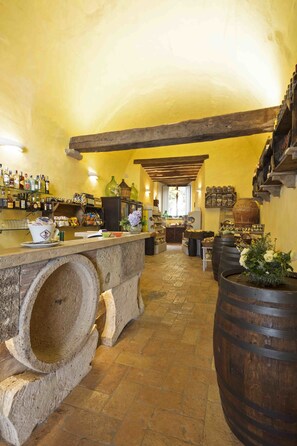 Bar (on property) - Castello di Titignano (Orvieto)