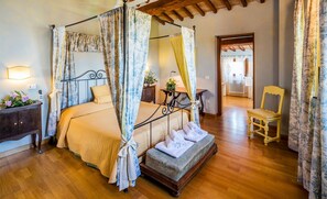 ميني بار وبديكورات فريدة لكل غرفة وطراز فريد لكل وحدة وواي فاي مجانًا