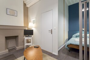 2 chambres, matelas mémoire de forme, fer et planche à repasser