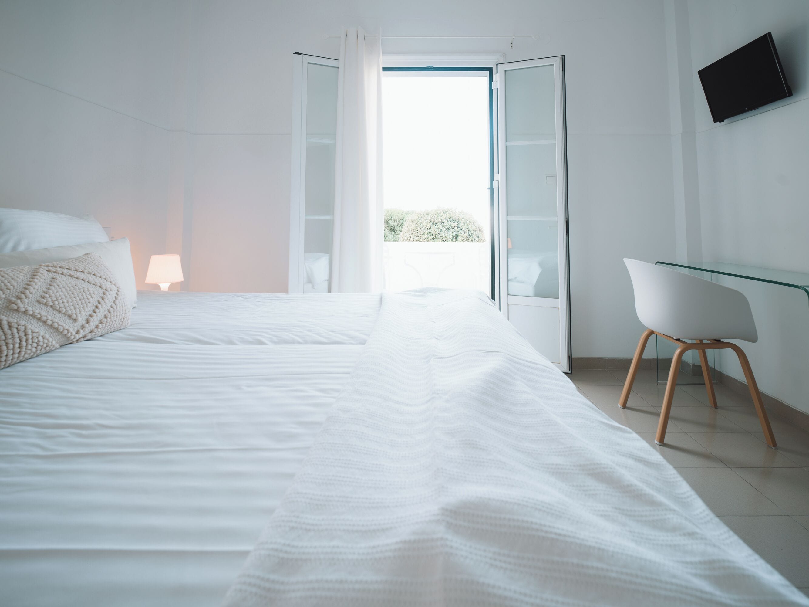 Habitación doble, 1 habitación | Tabla de planchar con plancha, wifi gratis y ropa de cama 