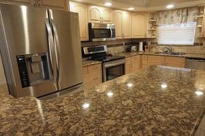 คอนโด, 2 ห้องนอน | ครัวส่วนตัว | เครื่องล้างจาน