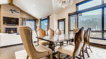 Townhome, 3 Bedrooms | Dining